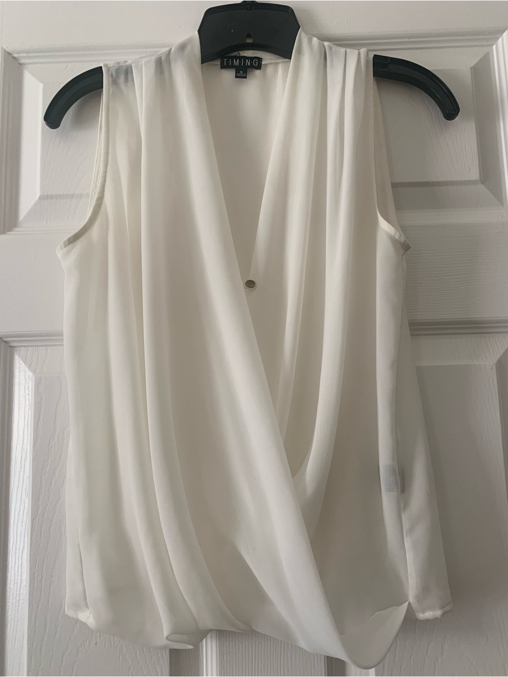 Timing White Draped V-Neck Sleeveless Camisole with Button Detail
